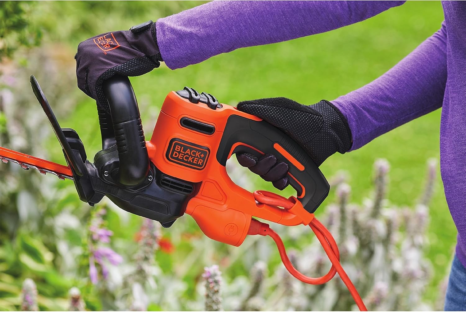 BLACK+DECKER 22″ Electric Hedge Trimmer, Lightweight 4.0 Amp Corded Dual Action