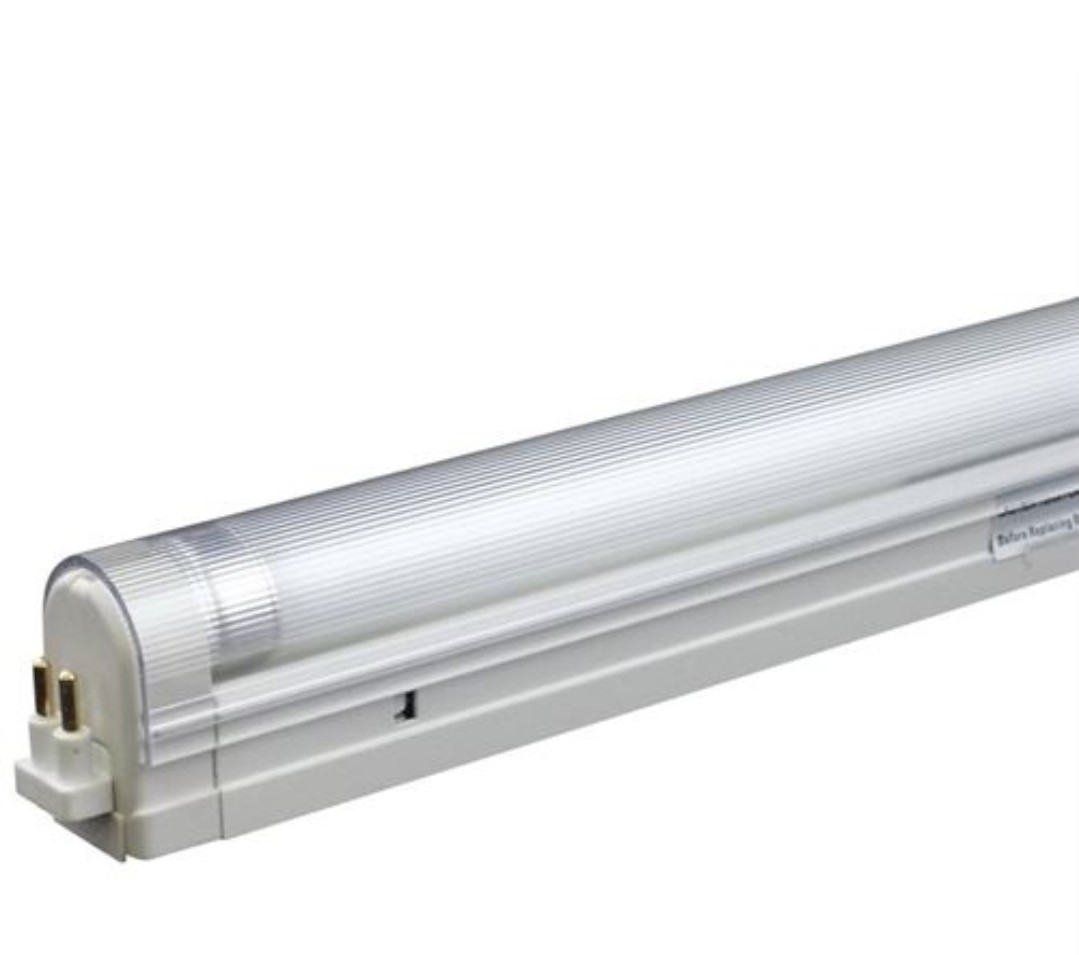 ES46/BC28w 46 3/4in. T5 4100k Fixture