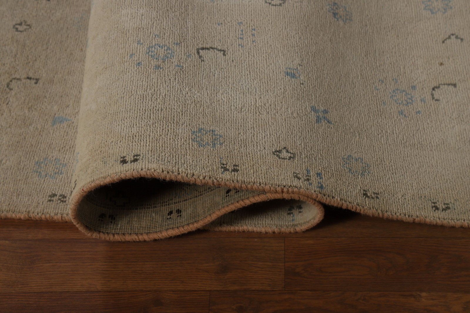 Muted Traditional Area Rug 10×13 Handmade Wool Distressed Floral for Any Room
