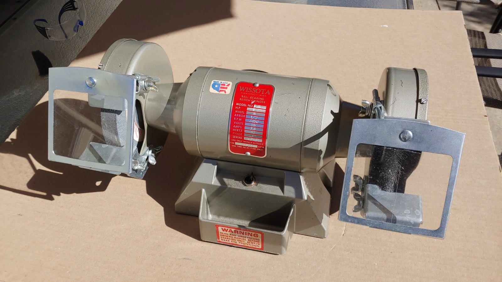V[NTAGE WISSOTA BENCH GRINDER, E-6 USA 6″ WHEEL 1/3 HP 115 V