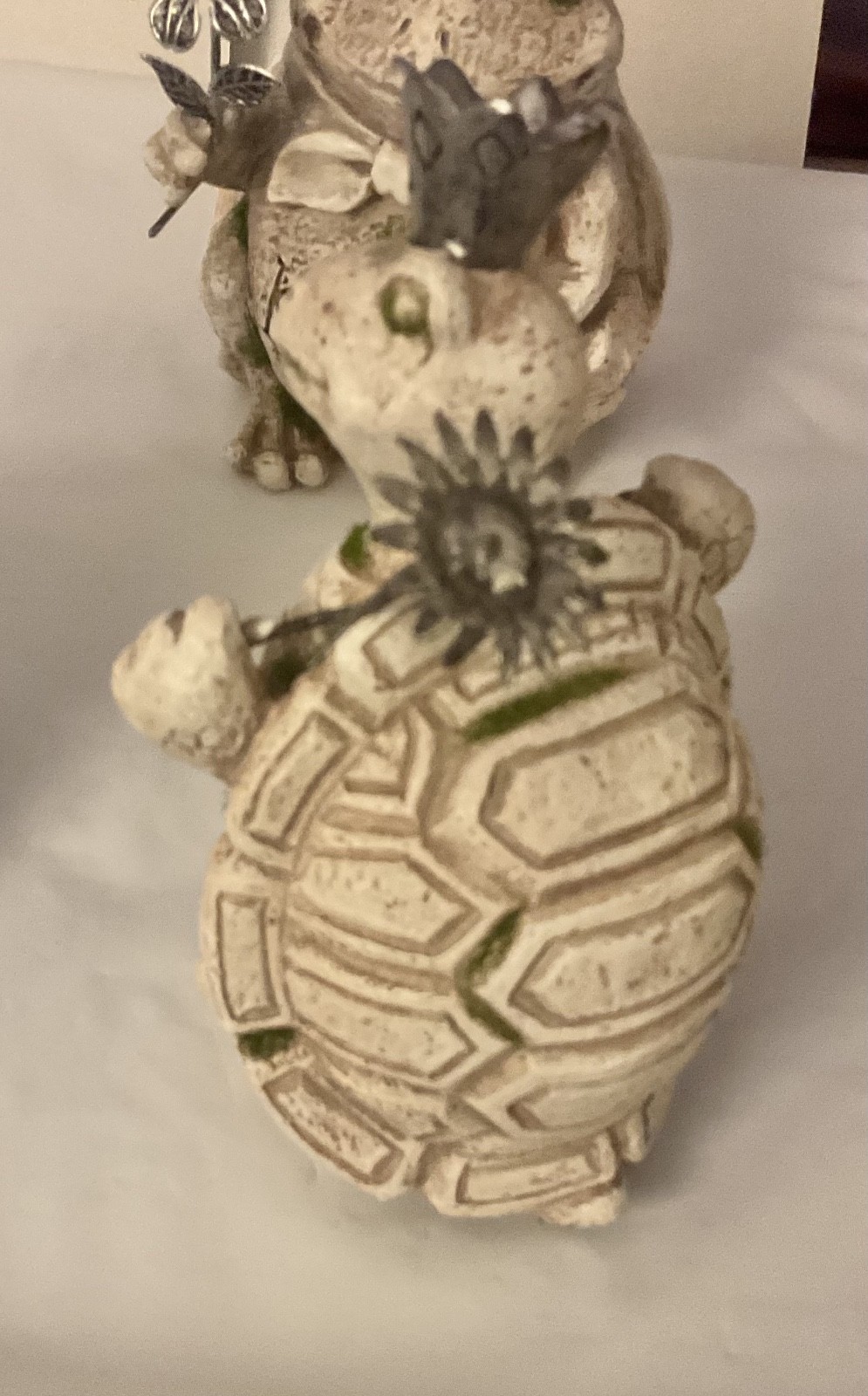 2 Happy TURTLES and a Frog these are cute and would be great to put anywhere.