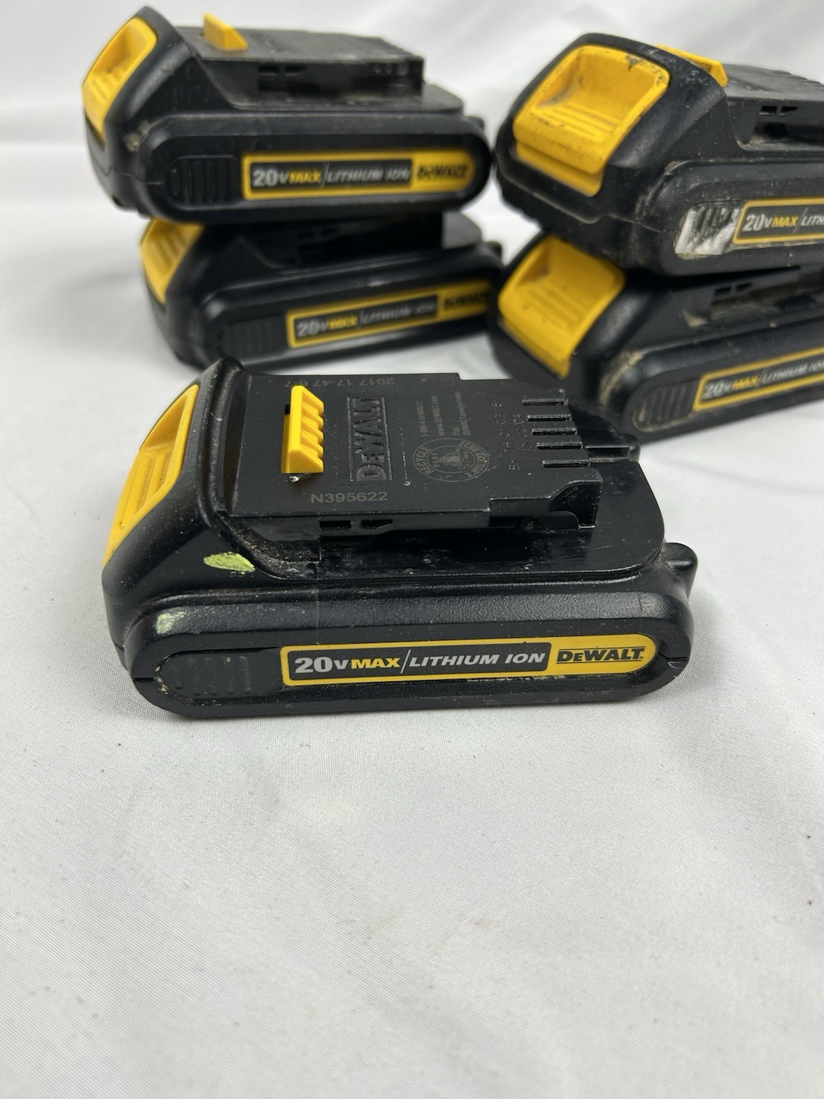 Dewalt DCB207 20V Max Battery Lithium Ion 20 Volt Battery 1.3 Ah 1 Per Order!!