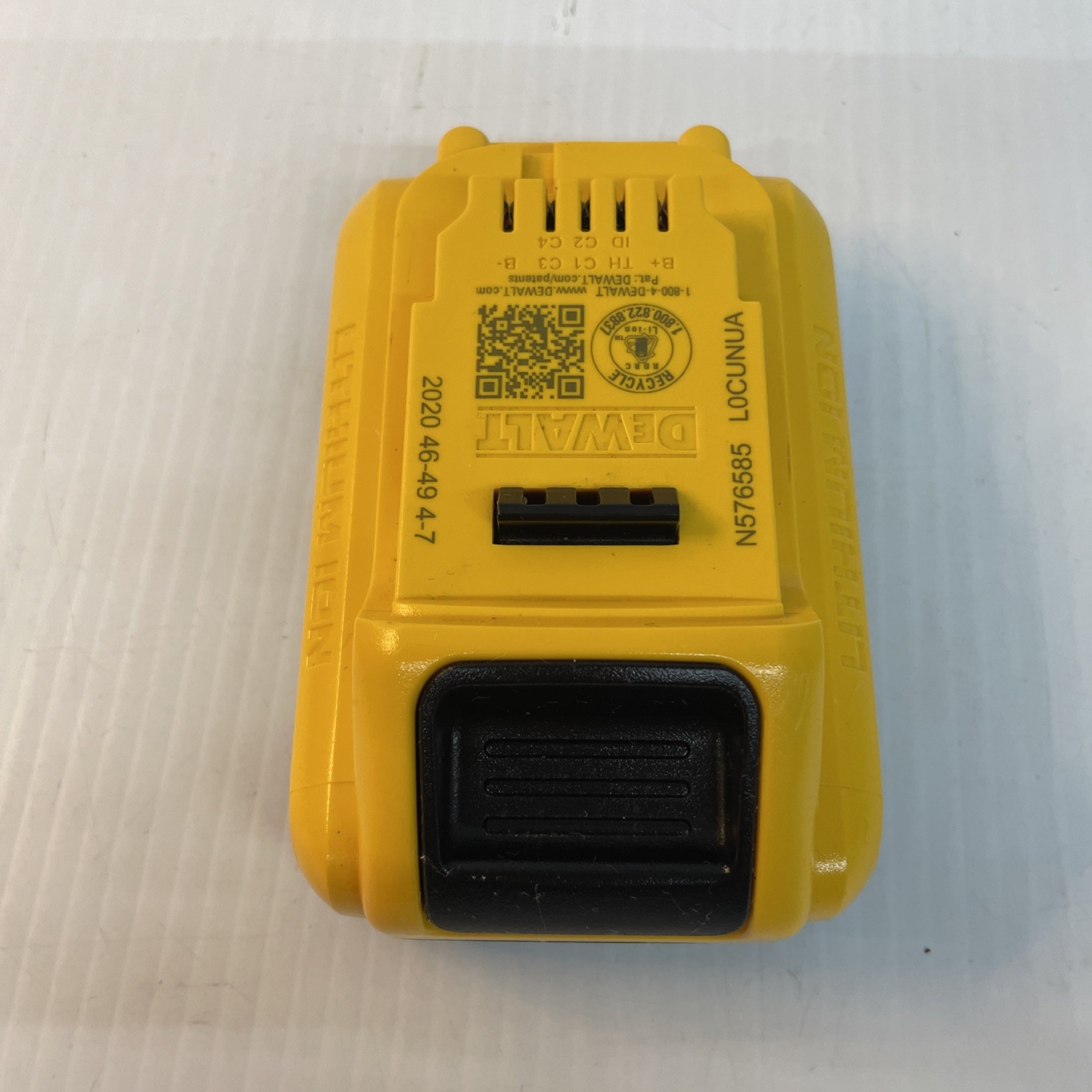 DEWALT 20V MAX Lithium-Ion 4.0Ah Battery – Charger NOT included – Pre Owned