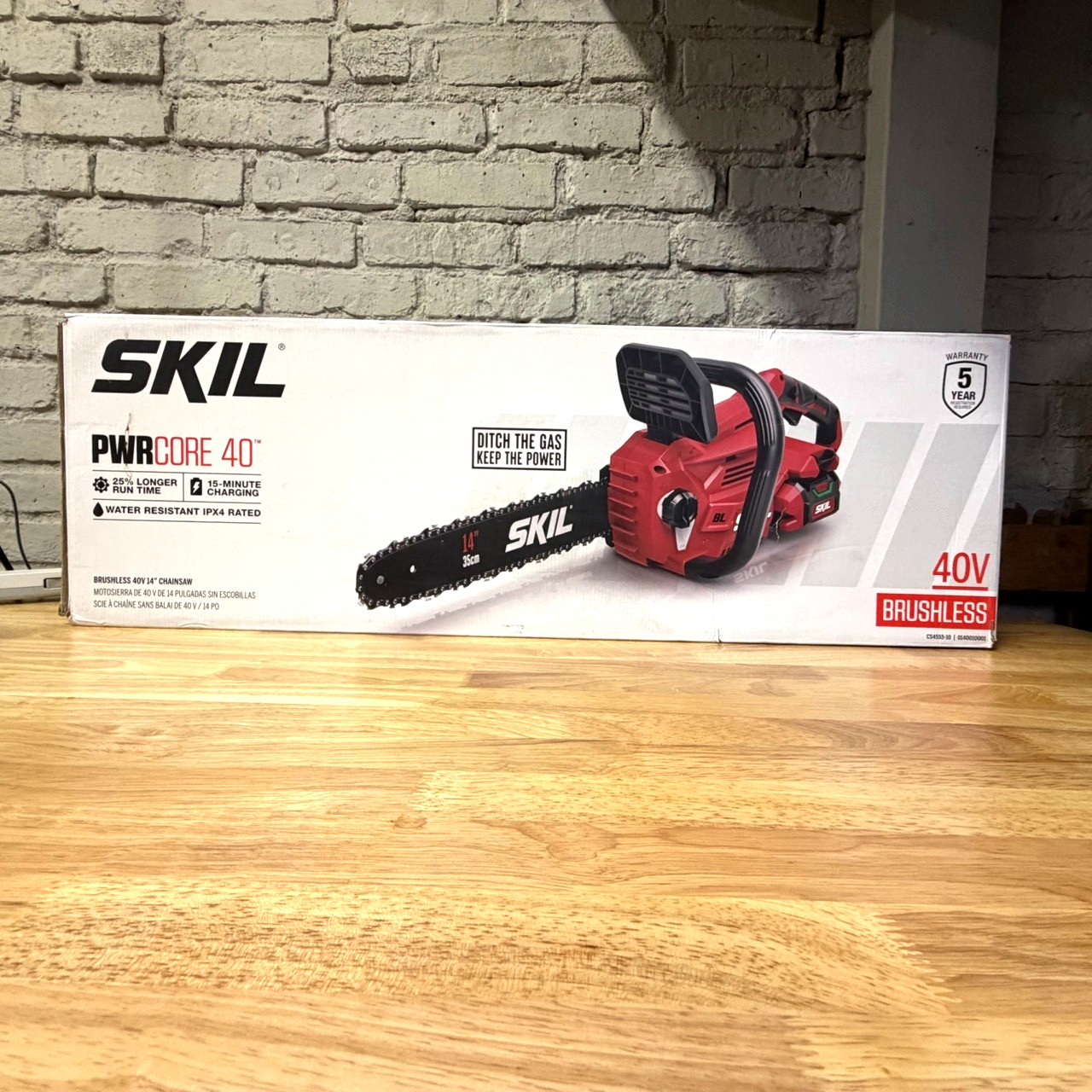 SKIL CS4555-10 PWR CORE 40V 14 in Cordless Chainsaw Kit Battery Charger