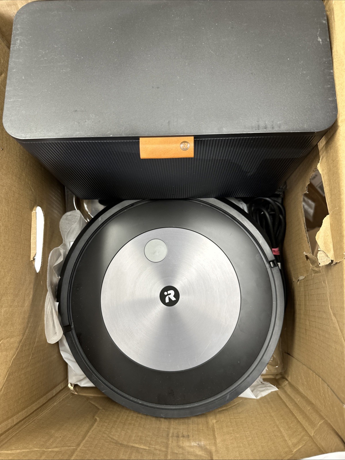 iRobot Roomba j7+ Self-Emptying Robotic Vacuum Cleaner – Graphite used working