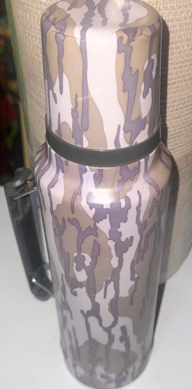 Genuine Stanley 1.5 quart rare camo pattern mossy oak camo hunter coffee thermos