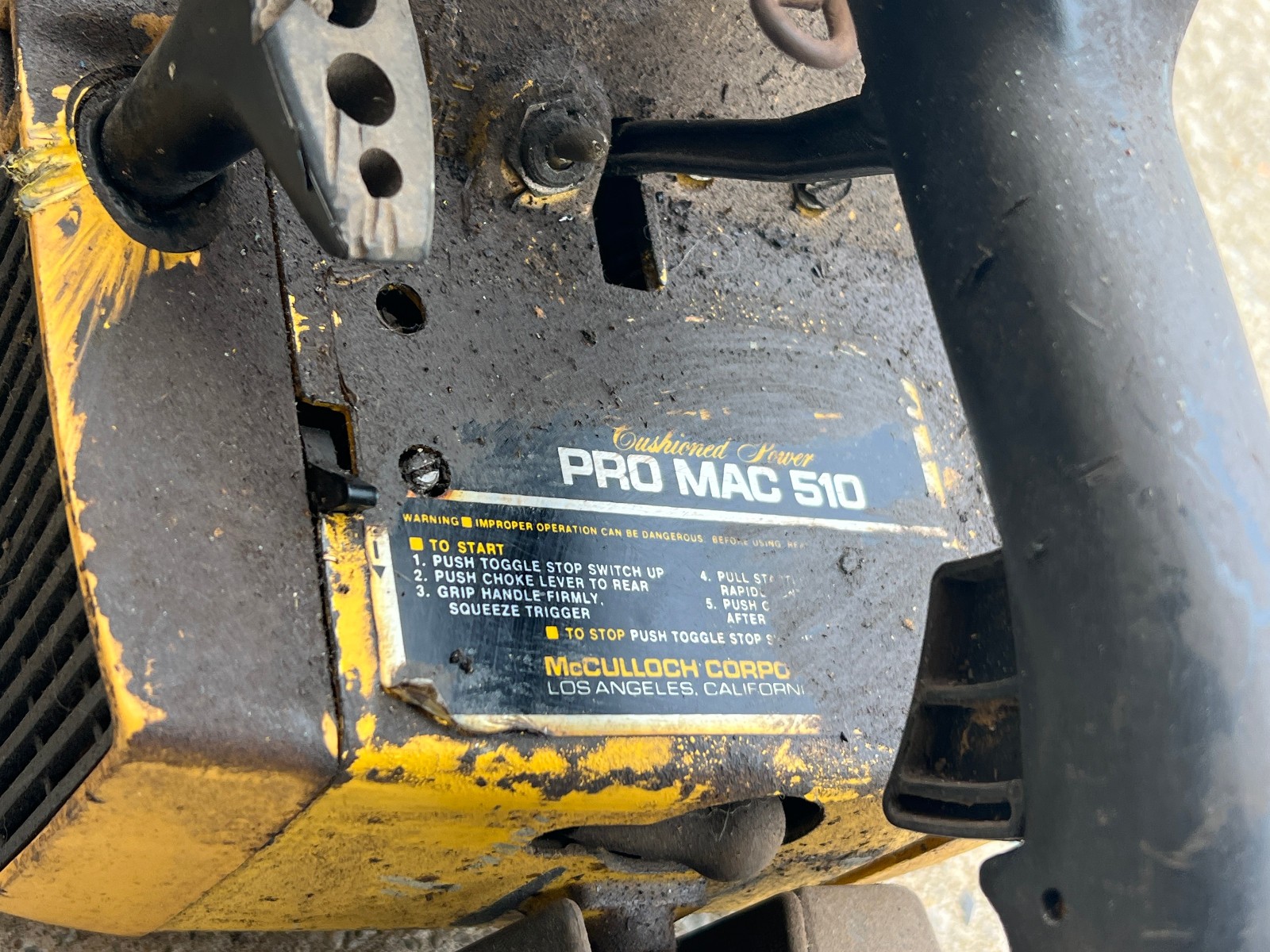 MCCULLOCH PRO MAC 510 16″ BAR GAS CHAINSAW W/ BAR & CHAIN FOR PARTS OR REPAIR