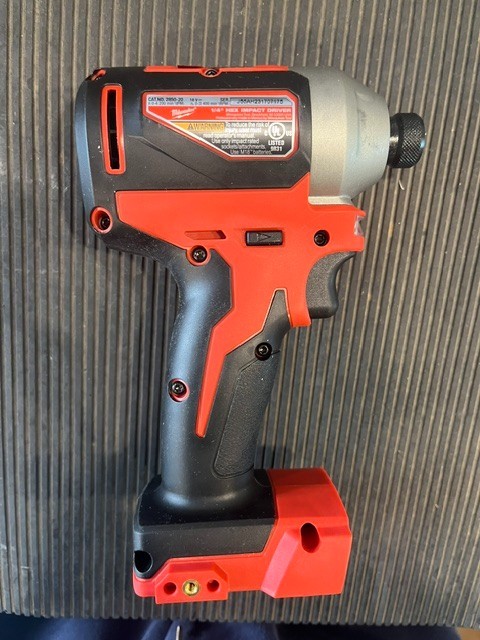 Milwaukee 2656-20 1/4″ M18 Cordless Battery Hex Impact Driver
