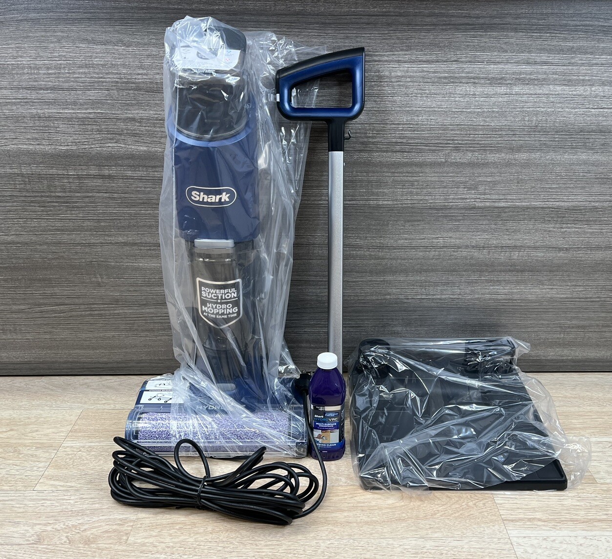 Shark WD101Q HydroVac XL 3-in-1 Vacuum System [ REFURBISHED]