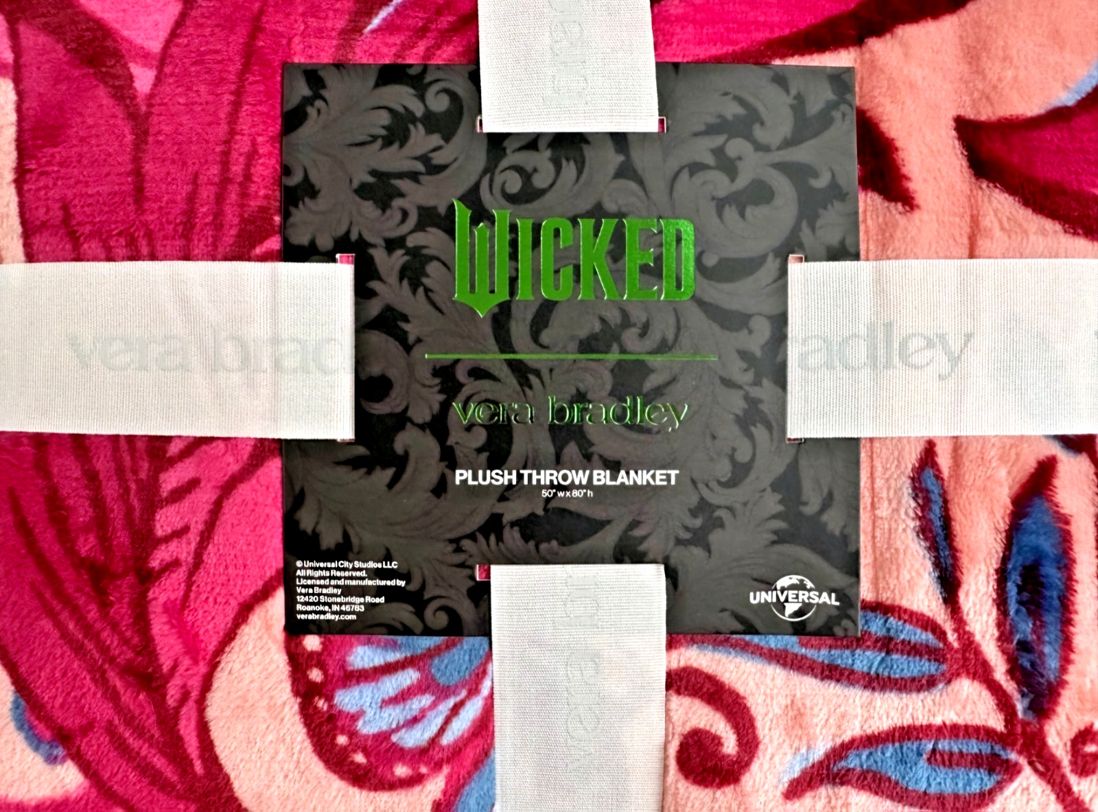 Vera Bradley Plush Wicked Throw Blanket in She’s So Good 50″ x 80″ Sealed New