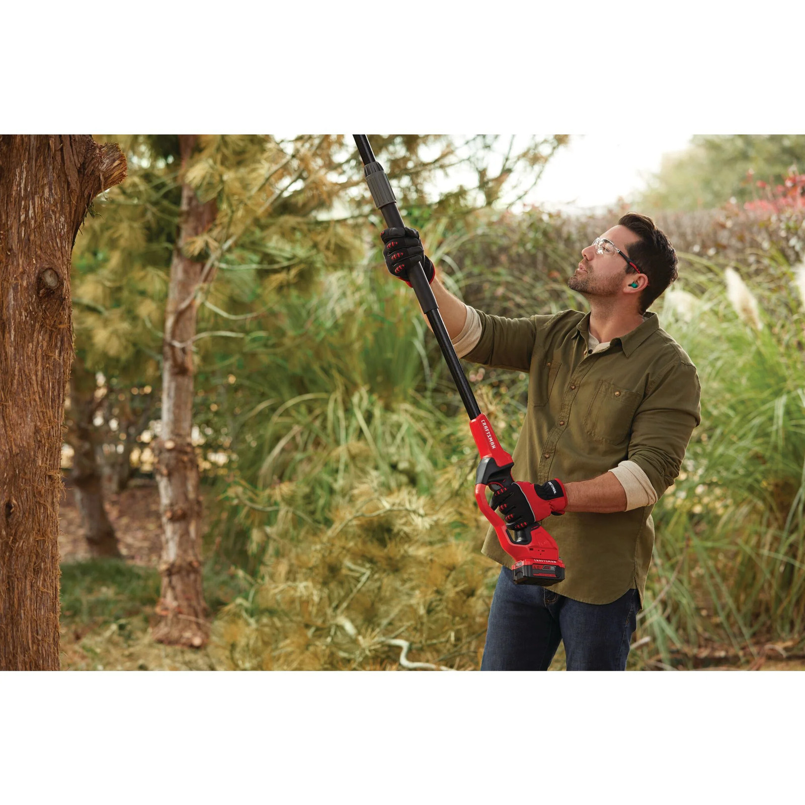 CRAFTSMAN V20* 8-in. Cordless Pole Chainsaw (Tool Only) – CMCCSP20B