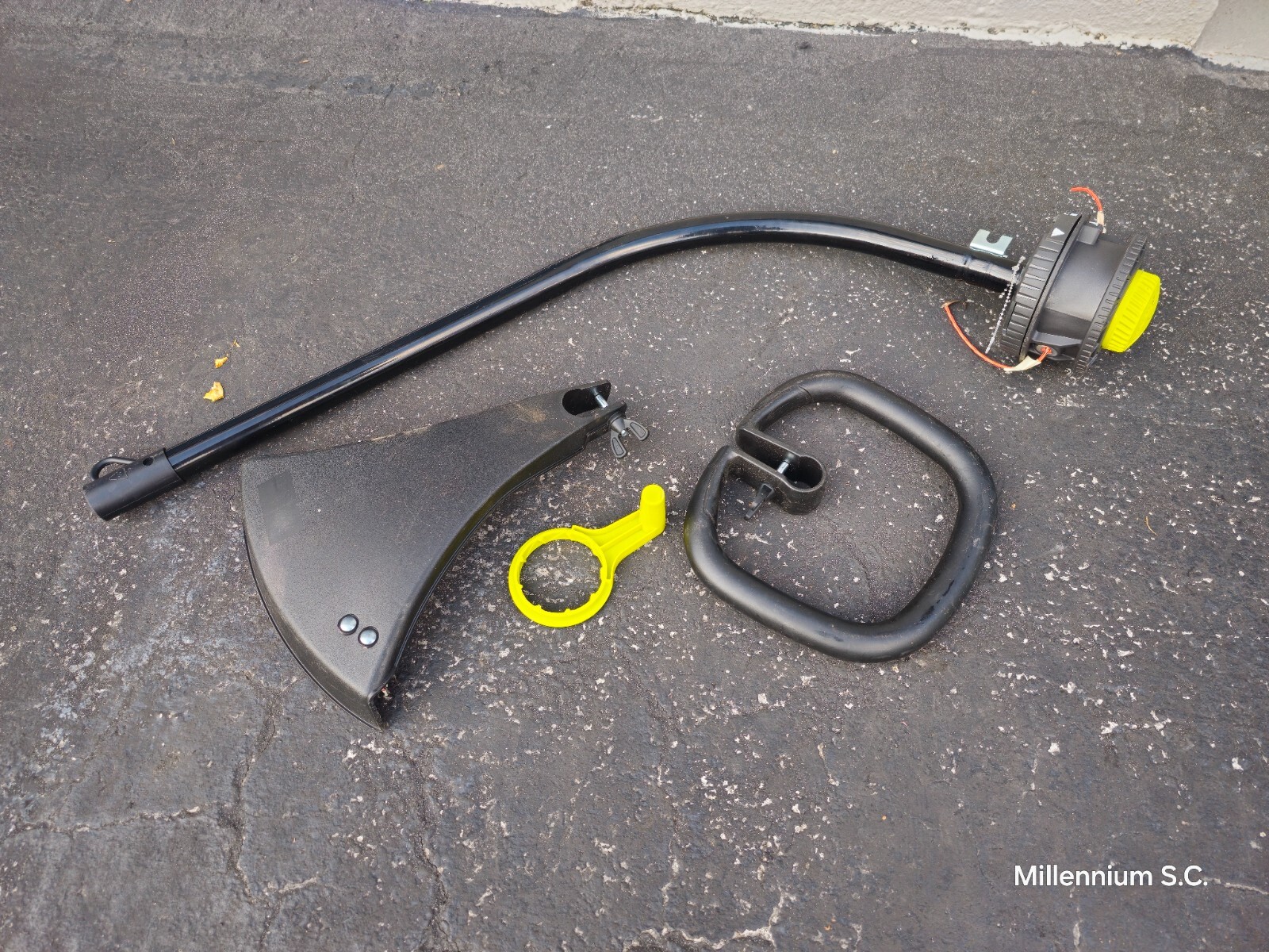 RYOBI Expand-It String Trimmer Curved Shaft w/ Bump Head & Cover – OPEN BOX