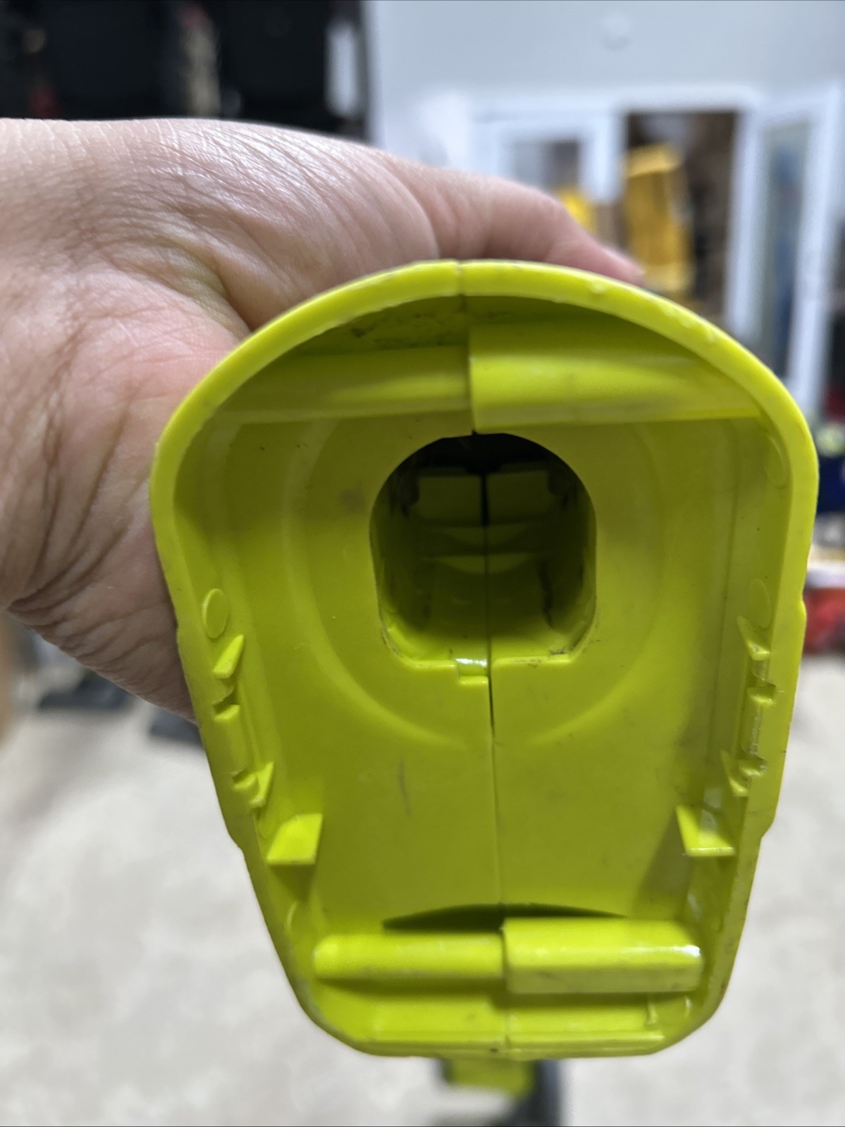 RYOBI ONE+ 18V 9 in. Cordless Battery Edger P2300VNM Z603