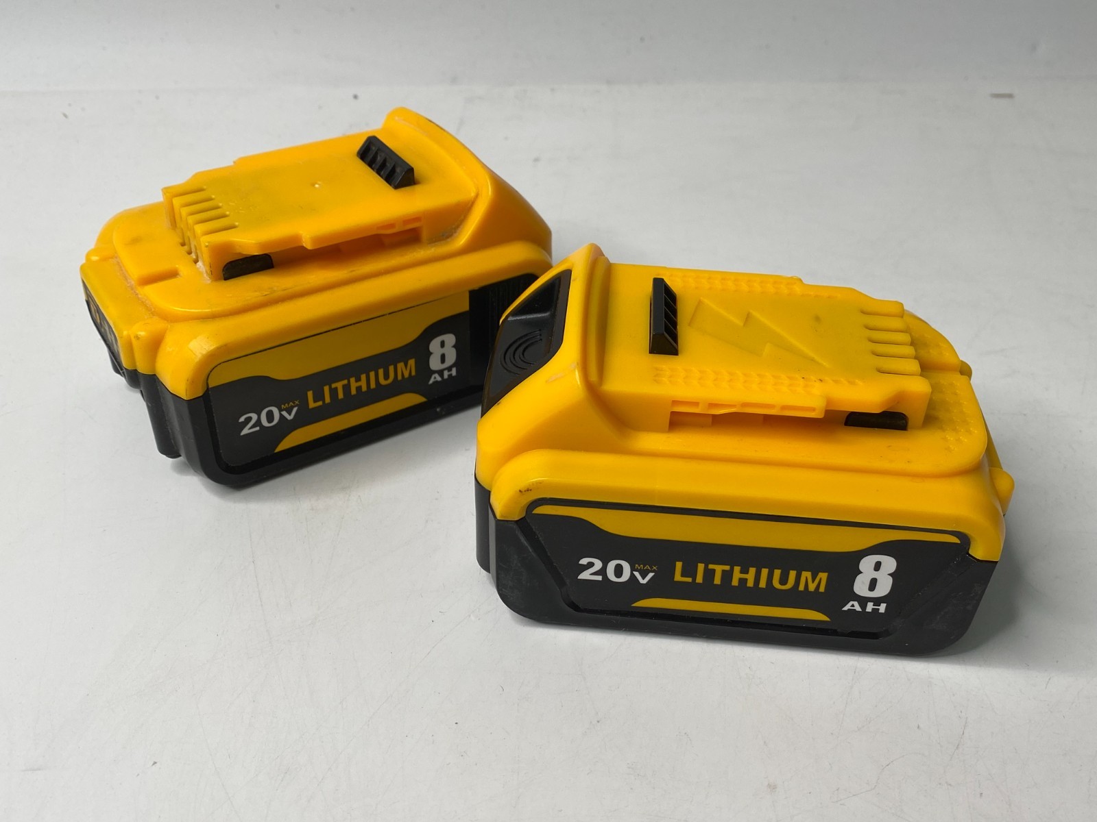 Lot of 2 FOR DEWALT 20V 8.0 AH 144Wh Lithium-Ion Rechargeable Battery W/ Charger