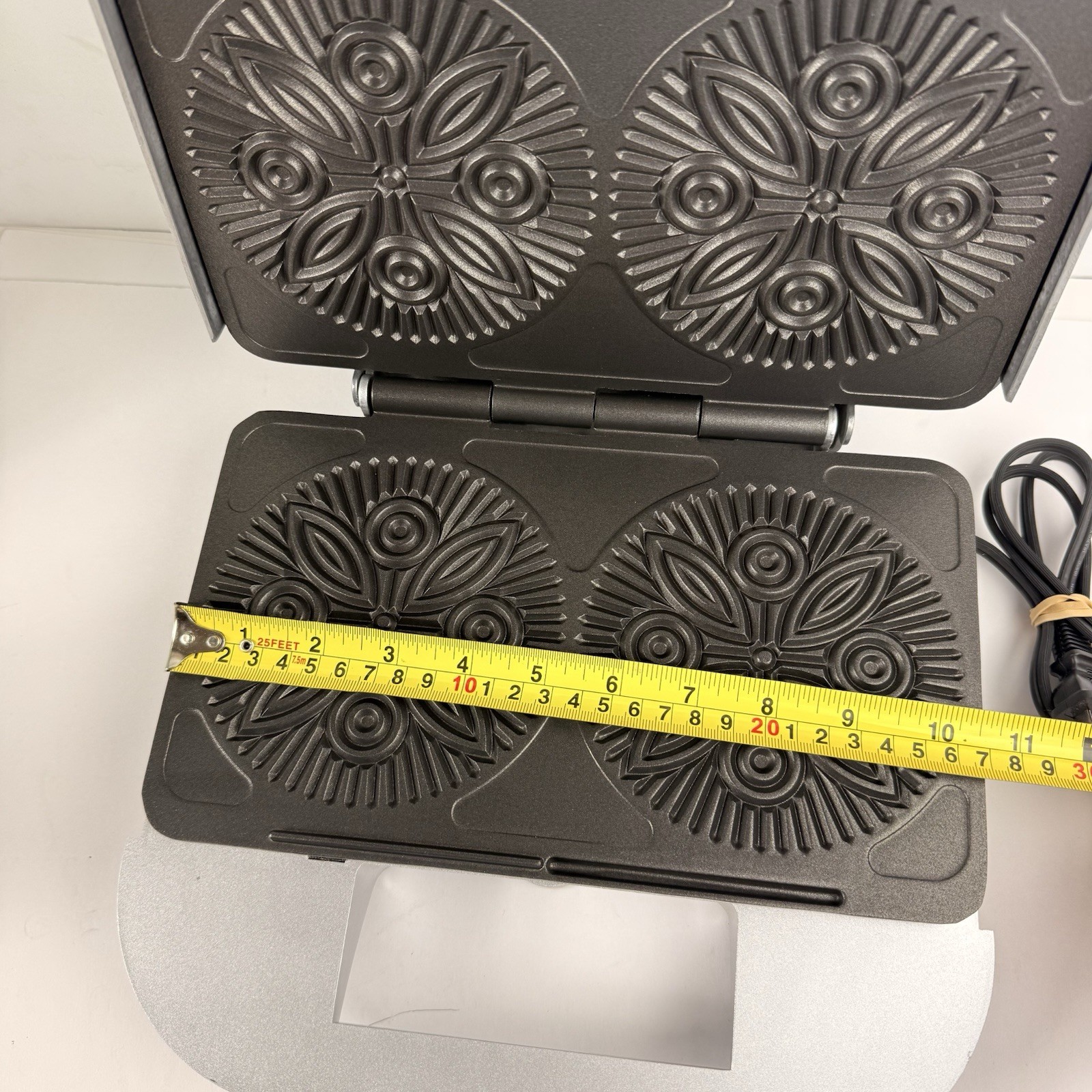 VillaWare Uno Pizzelle Baker Model 2060 Italian Cookie Maker Non-Stick Clean