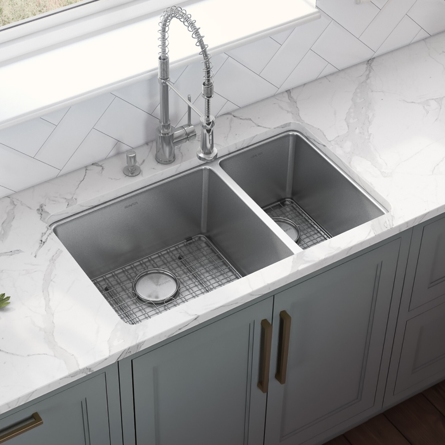 Ruvati 32-inch Undermount Kitchen Sink 70/30 Double Bowl 16 Gauge– RVM5300