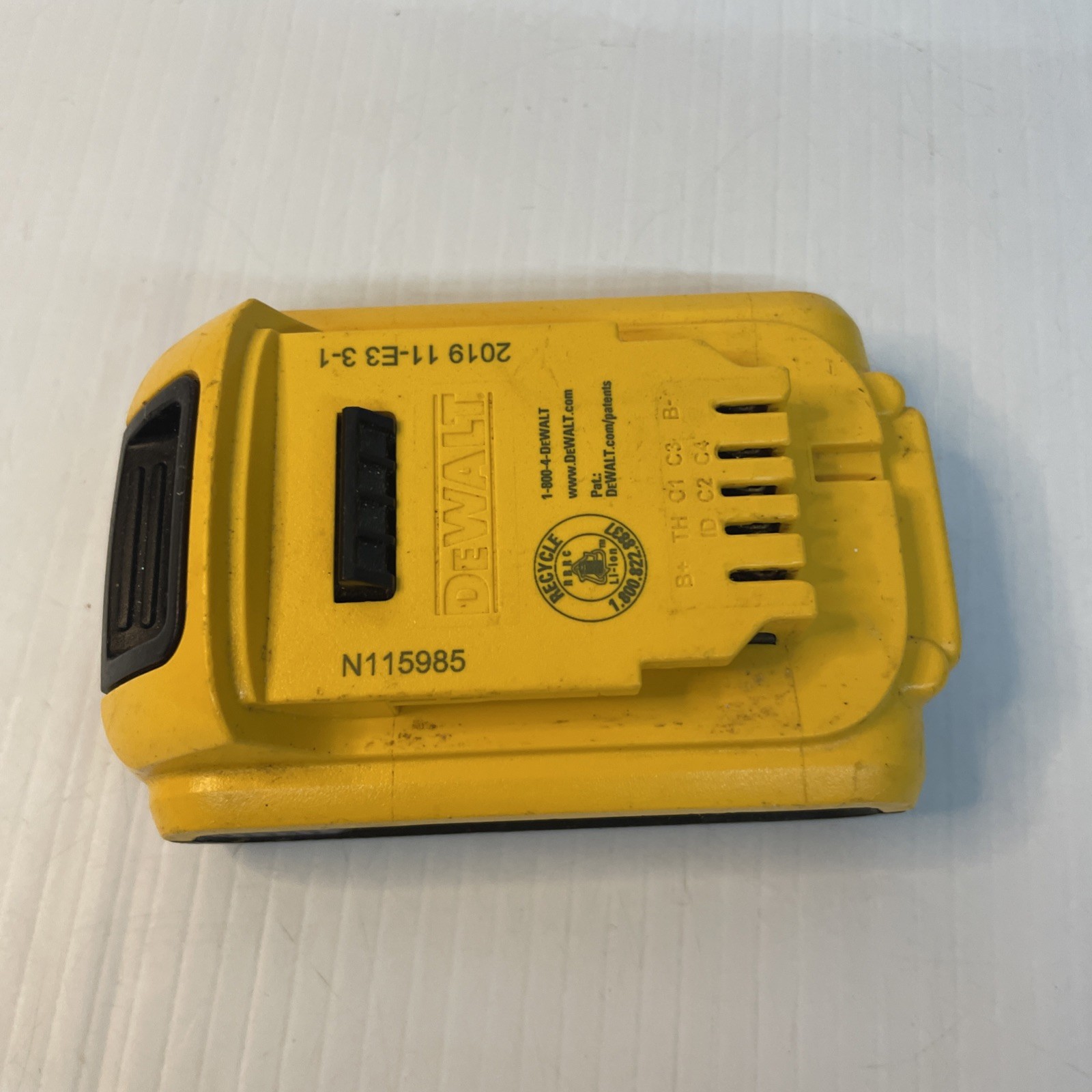 DEWALT DCB203 2AH / 20V – BATTERY – No Charger – Pre Owned